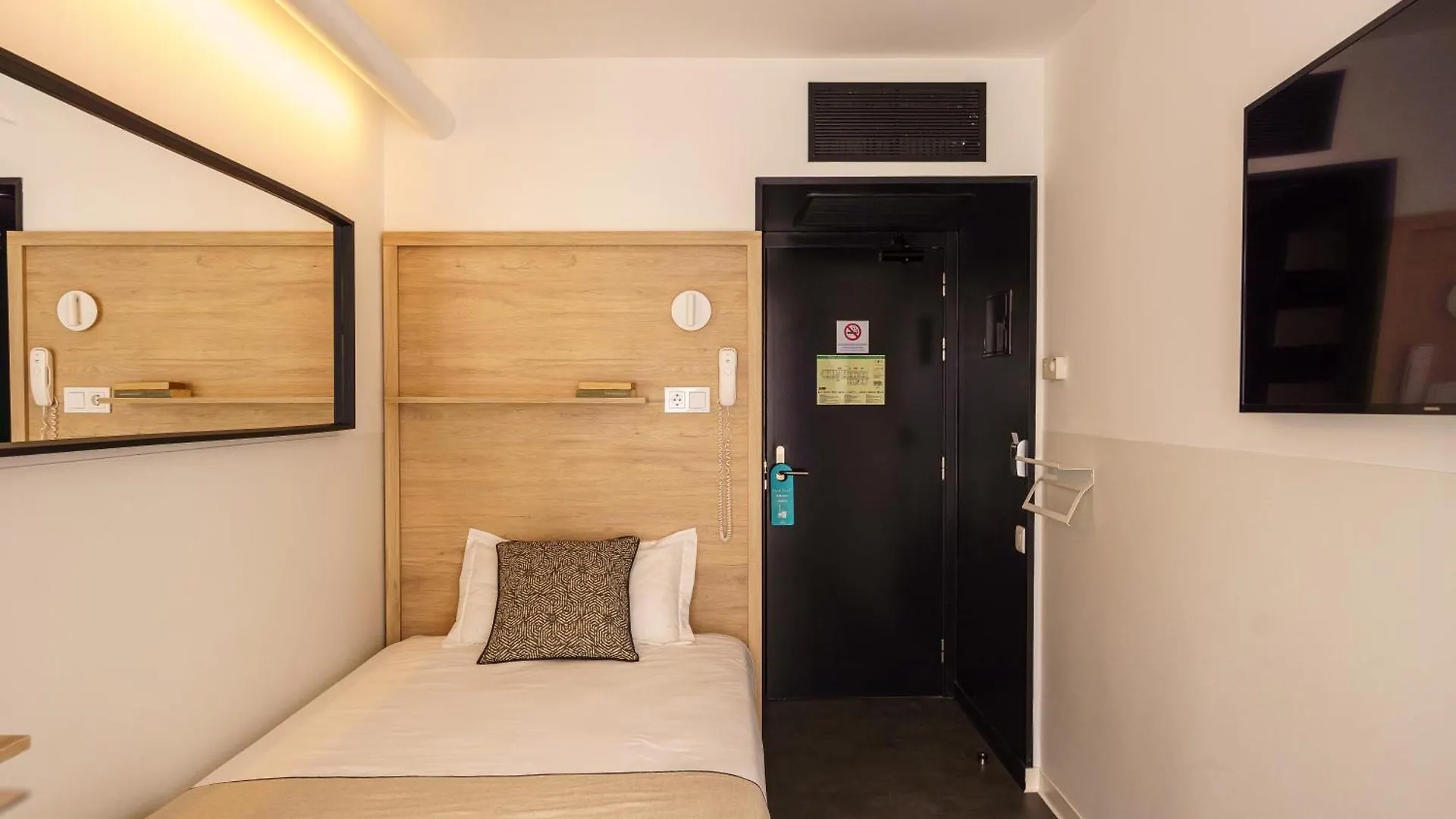 Casa Lit Barcelona Hotel 3*,